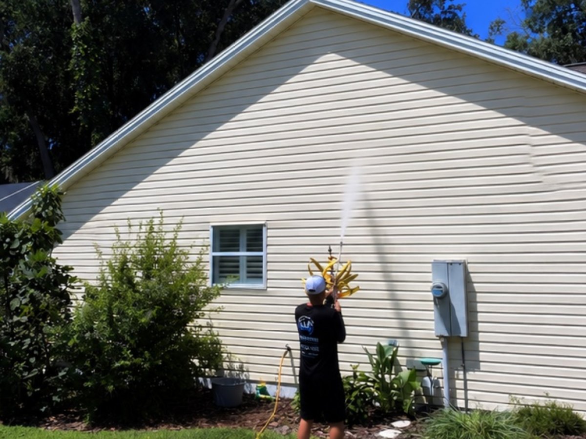 The same vinyl siding after soft washing by Highwater Exterior Cleaning
